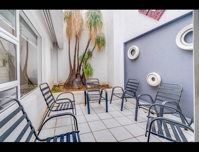 BEDROOM FREEHOLD FOR SALE IN BRYANSTON